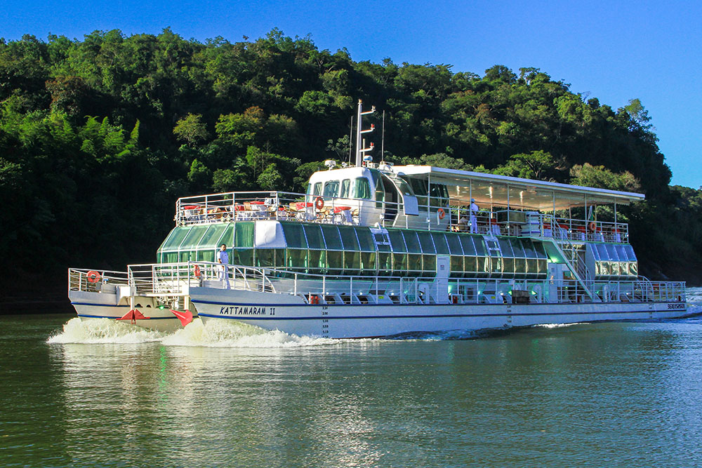 Passeio de Barco Kattamaram